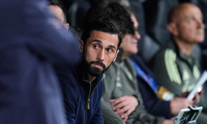 Álvaro Arbeloa, en el banquillo del Santiago Bernabéu en el encuentro ante el Bayern Múnich en la Champions.