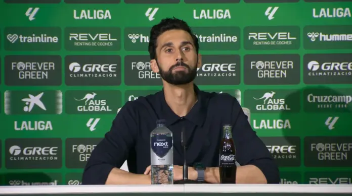  Arbeloa carga contra el arbitraje: «Los que tienen que decidir este tipo de situaciones no entienden de fútbol»

