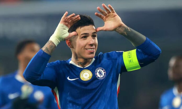 Enzo Fernández, en un partido del Chelsea durante esta temporada.