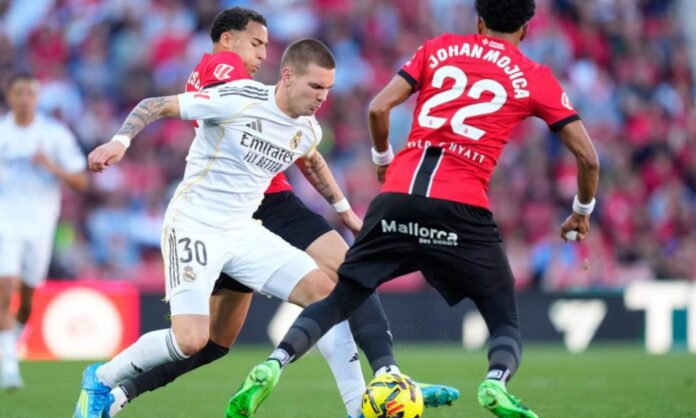 Mastantuono no podrá jugar frente al Girona: vio amarilla ante el Mallorca y causa suspensión