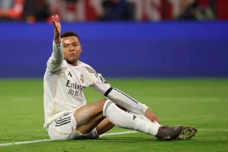  Mbappé sufre una nueva lesión y es duda para el Clásico

