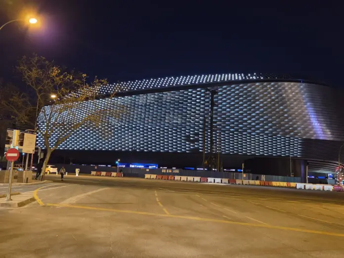  Espectacular: así luce el Santiago Bernabéu en las nuevas pruebas de su iluminación exterior

