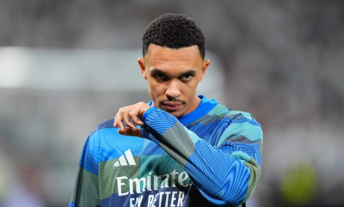 Alexander Arnold (27) no aprieta y empieza a ser señalado en el Madrid: el rol que muestra en los partidos no justifica el sueldo que tiene