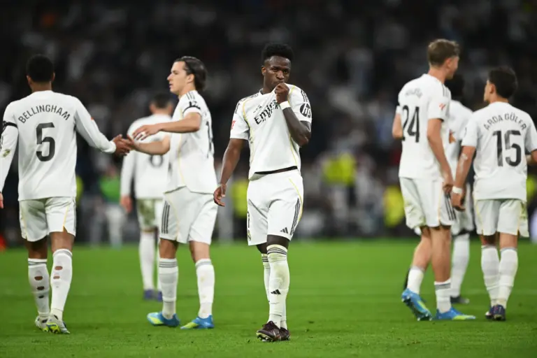  Real Madrid 2-1 Alavés: Mbappé y Vinicius salvan los muebles en el Bernabéu

