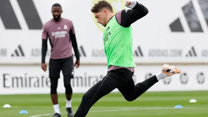 Valverde vuelve a entrenar con el grupo antes de visitar al Sevilla

